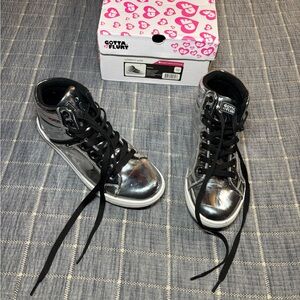 Gotta Flurt Gamma II Metallic Silver High Top Sneakers – Women’s Size 10